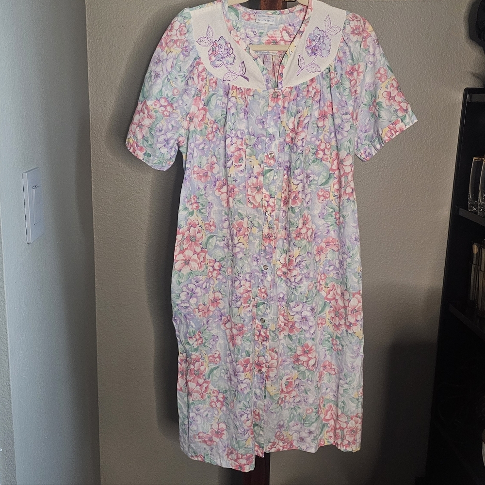 Vintage Snap Button Floral House Coat Dress  Large